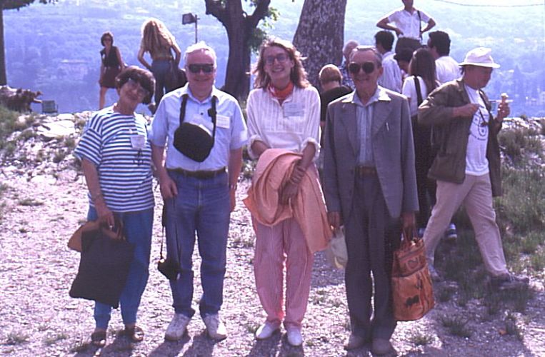 Manželia Kresákoví v spoločnosti Briana Marsdena (USA) a Jany Tichej (CZ) pri jazere Maggiore, Taliansko, jún 1993