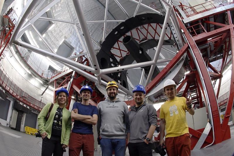Sprievodkňa bývalých kolegov z hvezdárne v Brne pri teleskope Gran Telescopio Canarias, La Palma.